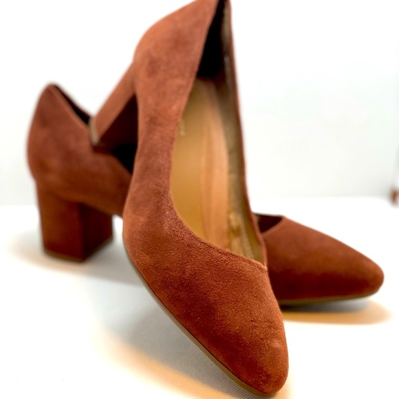 AEROSOLES Shoes - NEW Aerosoles Women's Pumps, Brown Suede Size 9